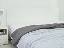 เตียงนอน รุ่นวิวิด ขนาด 6 ฟุต - สีขาว