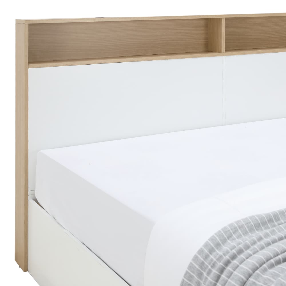 ชุดห้องนอน รุ่นคาร์เนชั่น+แมกโนเลีย ขนาด 5 ฟุต (เตียง, ตู้เสื้อผ้า 3 บาน, โต๊ะเครื่องแป้ง, ที่นอน, หมอน 2 ใบ) - สีขาว/ธรรมชาติ