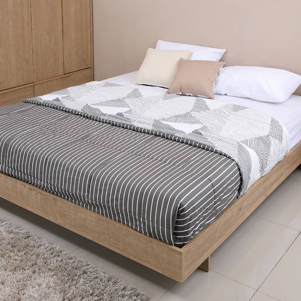 Homehuk เตียงนอน รุ่นโกเบ ขนาด 5 ฟุต - สีบาวาเรี่ยน โอ๊ค