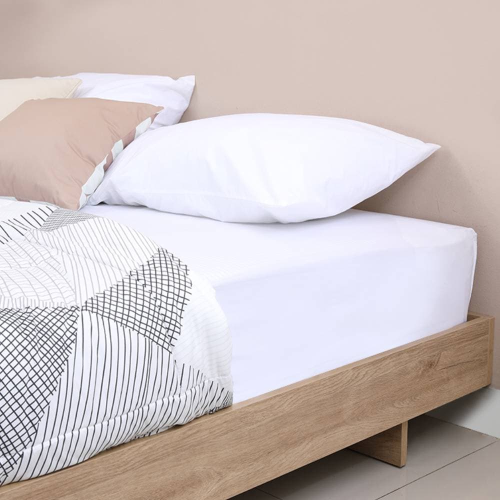 Homehuk เตียงนอน รุ่นโกเบ ขนาด 5 ฟุต - สีบาวาเรี่ยน โอ๊ค